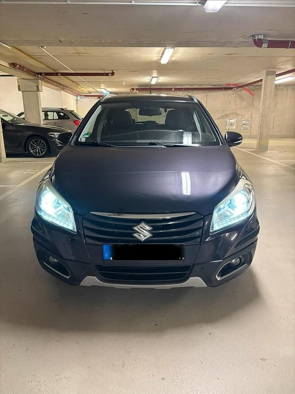Grau Gebraucht 2014 Suzuki SX4 S-Cross SUV | 8.250 € (Guter Preis) - Bild 1/4