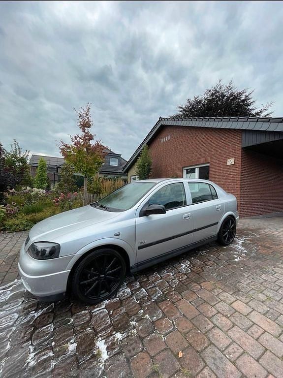 Gebraucht Opel Astra Njoy 84 PS (61 kW) 2003 Silber Limousine