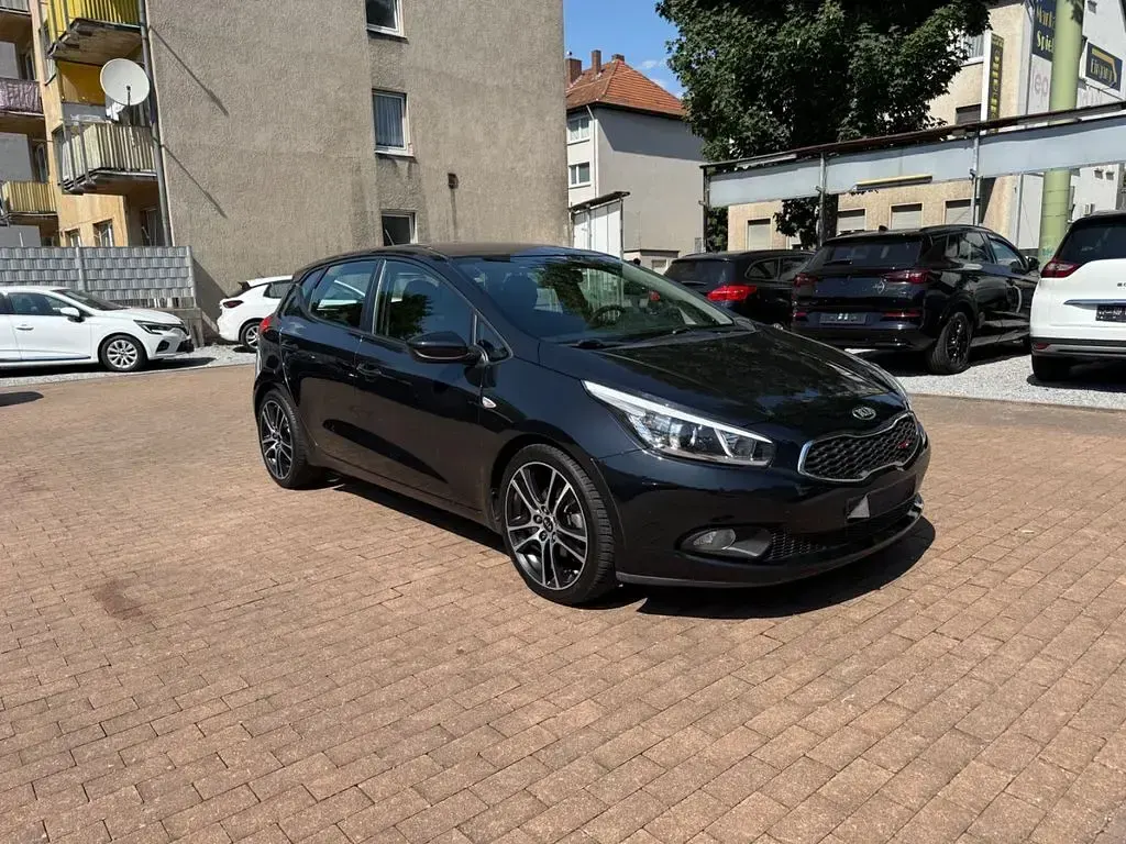 Gebraucht Kia Ceed Attract 99 PS (72 kW) 2013 Schwarz Kleinwagen