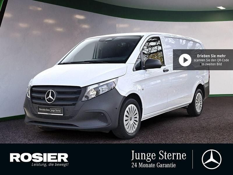 Weiss / arktikweiss Gebraucht 2024 Mercedes Vito Van / Kleinbus | 33.618 € (Fairer Preis) - Bild 1/4