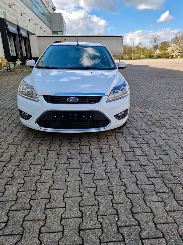 Gebraucht Ford Focus 116 PS (85 kW) 2010 Weiß Kombi