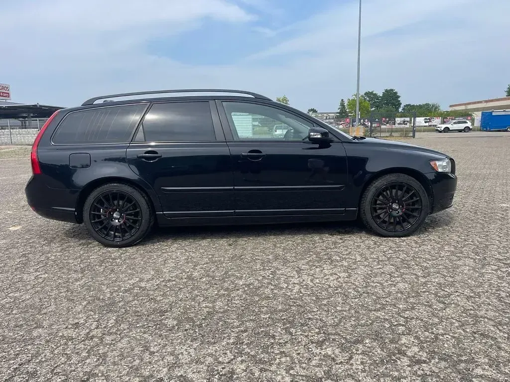 Gebraucht Volvo V50 Momentum 136 PS (100 kW) 2009 Schwarz Kombi