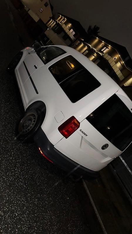 Gebraucht VW Caddy 75 PS (55 kW) 2016 Weiß Van / Kleinbus