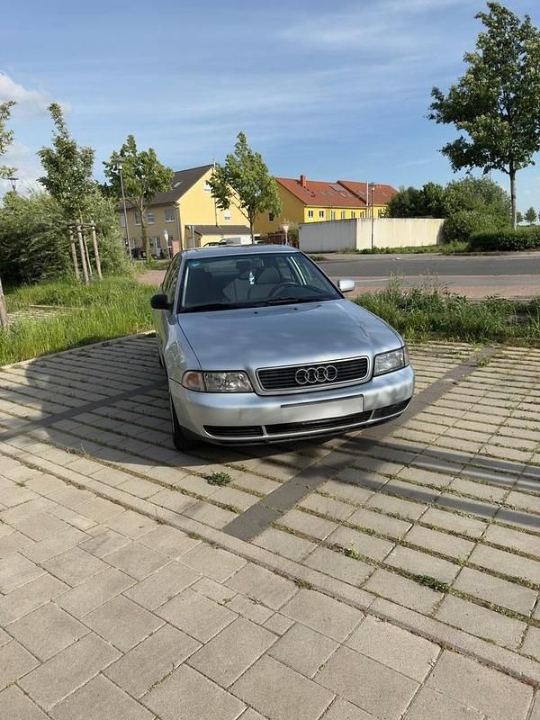 Gebraucht Audi A4 101 PS (74 kW) 1997 Silber Limousine