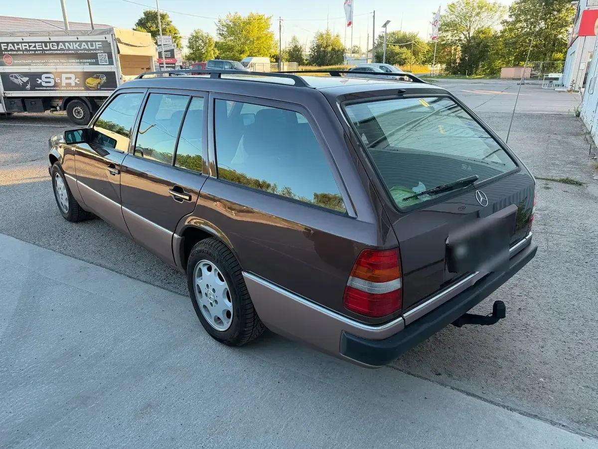 Gebraucht Mercedes E280 197 PS (144 kW) 1993 Braun Kombi
