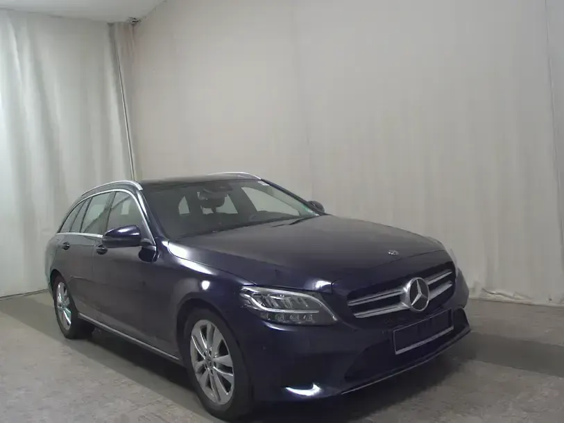Gebraucht Mercedes C300 Avantgarde 245 PS (180 kW) 2020 Blau Limousine