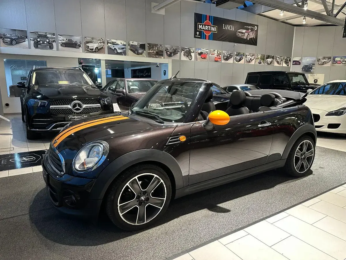 Usata Mini One Cabriolet 98 CV (72 kW) 2013 Marrone Cabrio