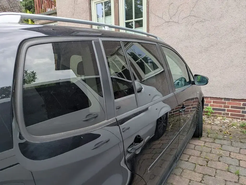 Gebraucht VW Touran Cup 140 PS (102 kW) 2015 Schwarz Van / Kleinbus