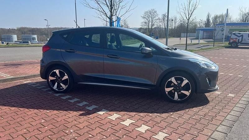 Gebraucht Ford Fiesta Active 86 PS (63 kW) 2018 Grau Kleinwagen
