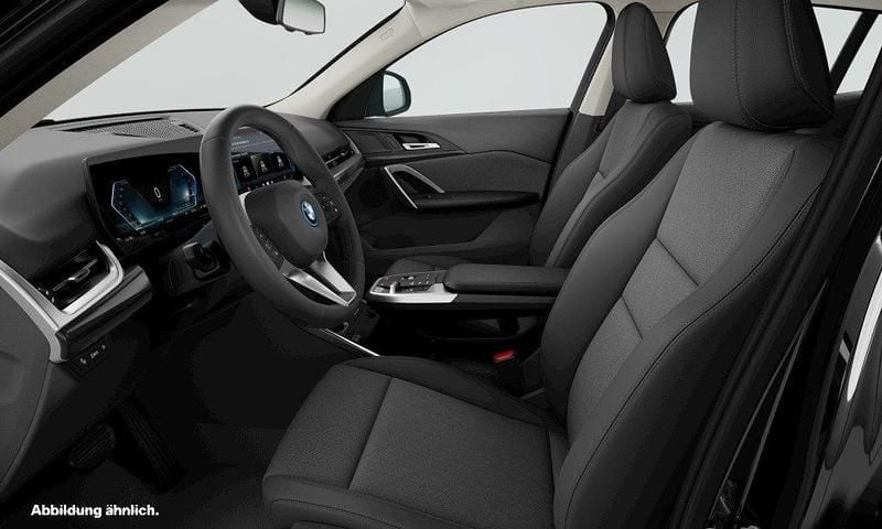 Neu BMW iX2 150 kW (204 PS) 2026 Schwarz SUV