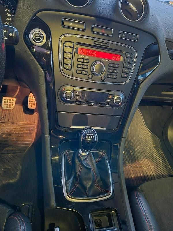 Gebraucht Ford Mondeo Titanium S 200 PS (147 kW) 2013 Grau Kombi