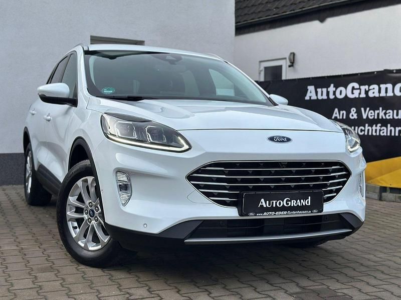 Gebraucht Ford Kuga Titanium 150 PS (110 kW) 2022 Weiß SUV
