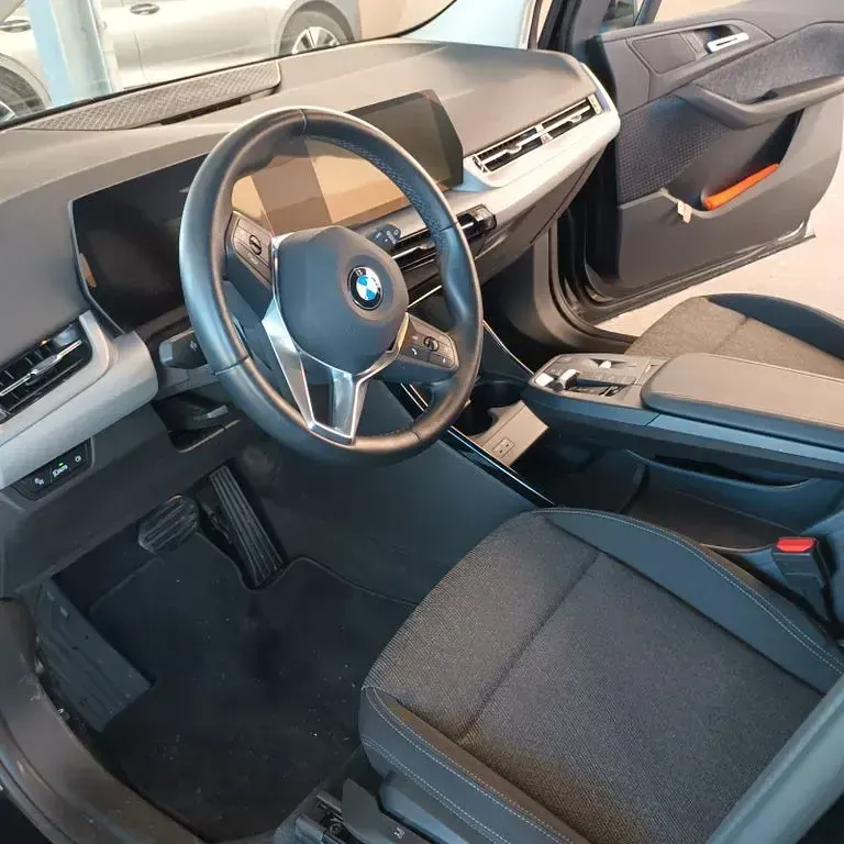 Gebraucht BMW 218 Active Tourer 136 PS (100 kW) 2023 Schwarz Van / Kleinbus