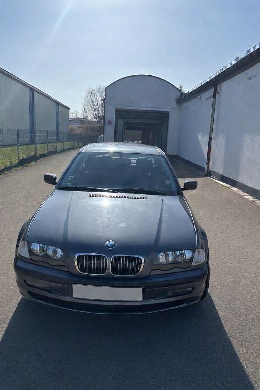 Gebraucht BMW 320 170 PS (125 kW) 2001 Grau Limousine