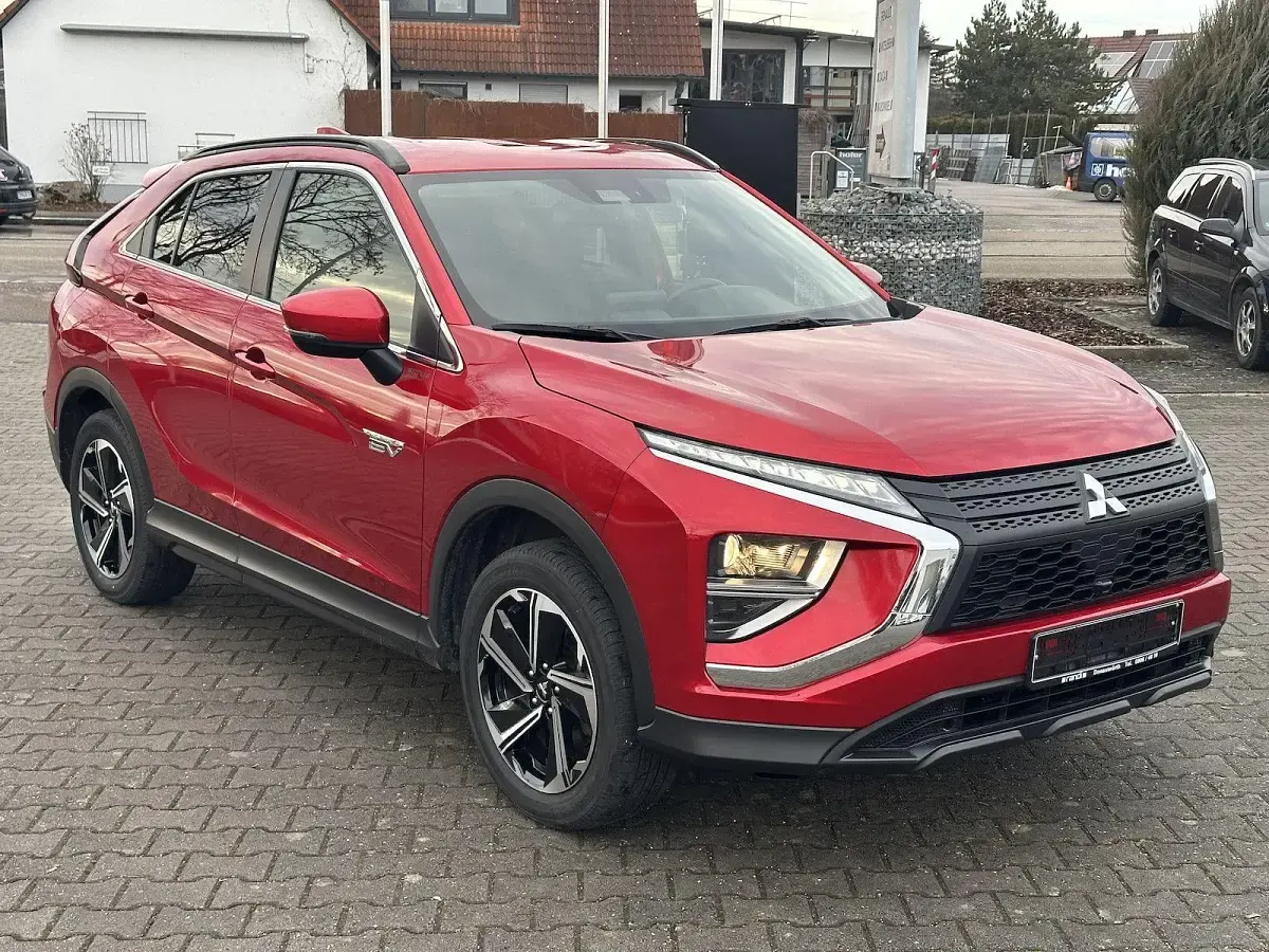 Gebraucht Mitsubishi Eclipse Cross Basis 188 PS (138 kW) 2022 Rot SUV