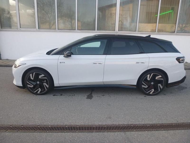 Gebraucht VW ID.7 GTX 250 kW (340 PS) 2025 Weiß Kombi