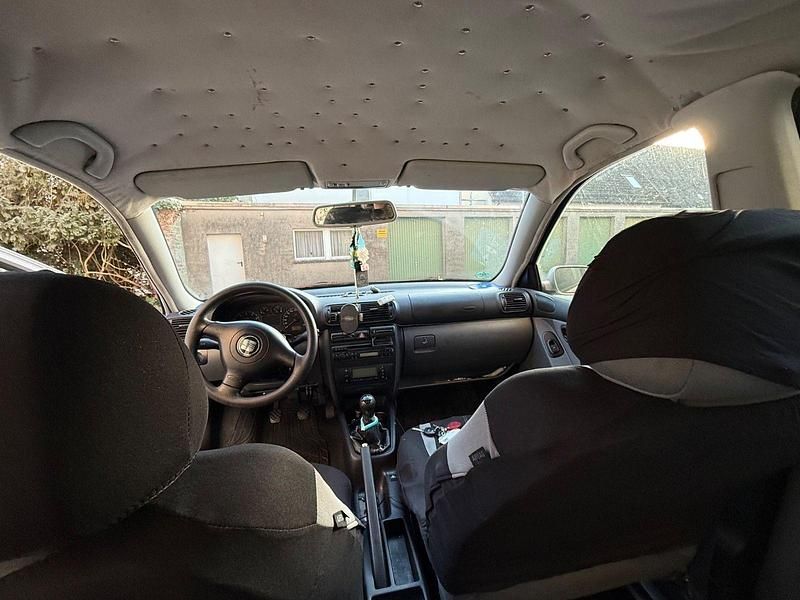 Second-hand Seat Leon 105 CP (77 kW) 2002 Argintiu Hatchback