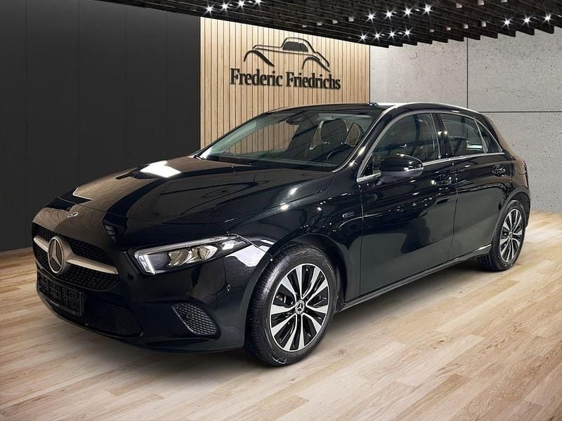 Gebraucht Mercedes A250 160 PS (117 kW) 2021 Schwarz Limousine