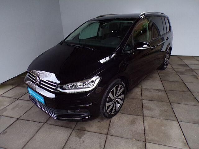 Używany VW Touran Active 150 KM (110 kW) 2021 Czarny Minivan