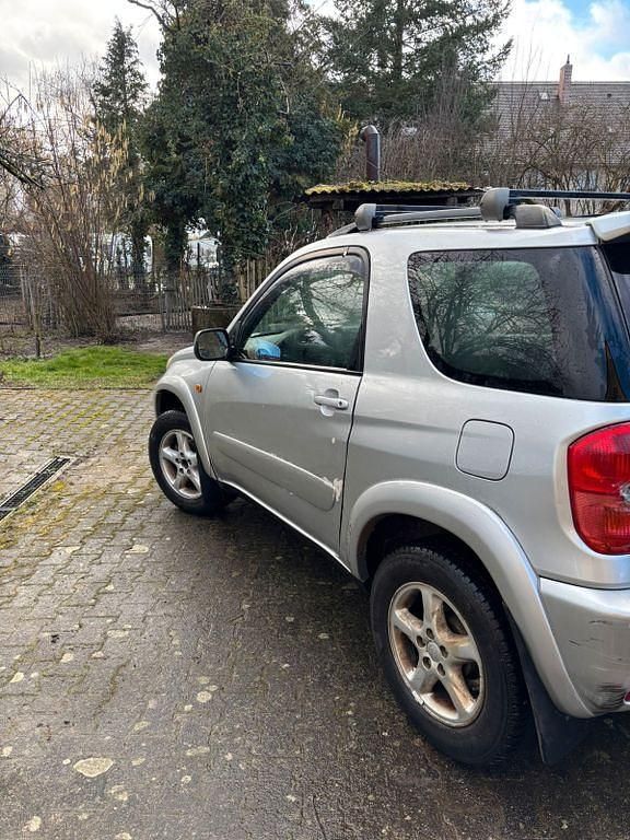 Gebraucht Toyota RAV4 150 PS (110 kW) 2000 Silber SUV