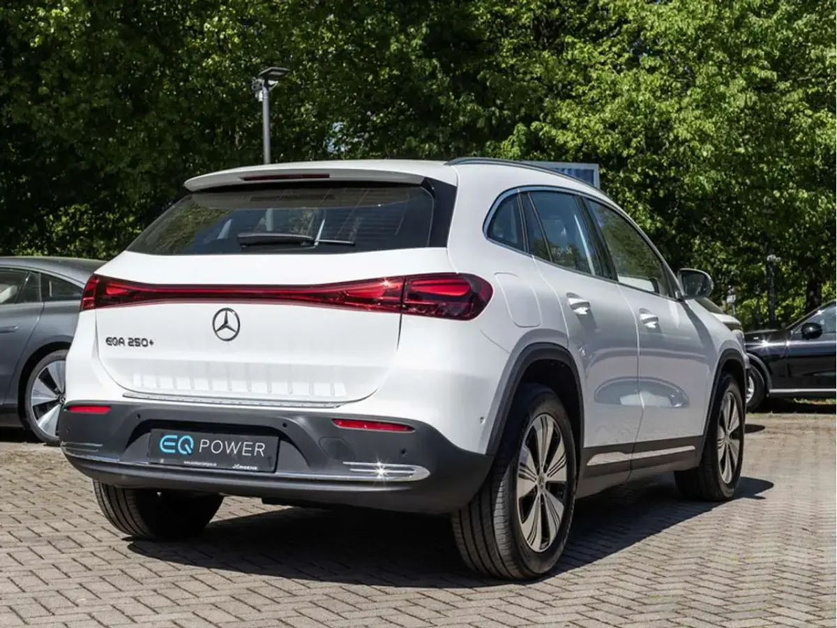 Gebraucht Mercedes EQA250+ Progressive 139 kW (190 PS) 2025 Weiss unilack polarweiß SUV