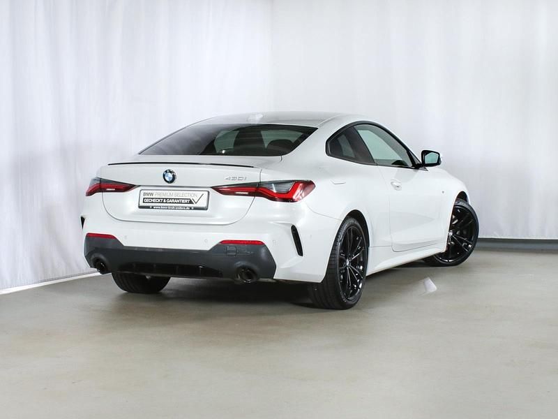 Weiss Gebraucht 2024 BMW 430 M Sport Coupé | 51.340 € (Etwas zu teuer) - Bild 1/4