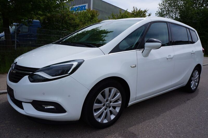 Weiß Gebraucht 2018 Opel Zafira Innovation Van / Kleinbus | 12.999 € (Fairer Preis) - Bild 1/4