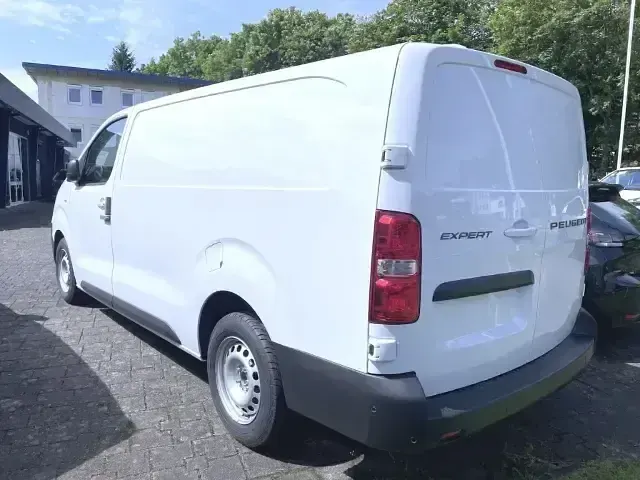 Gebraucht Peugeot Expert 144 PS (105 kW) 2024 Lackierung weiss icy/typ aussenverkleidung spiegel flach standard Van