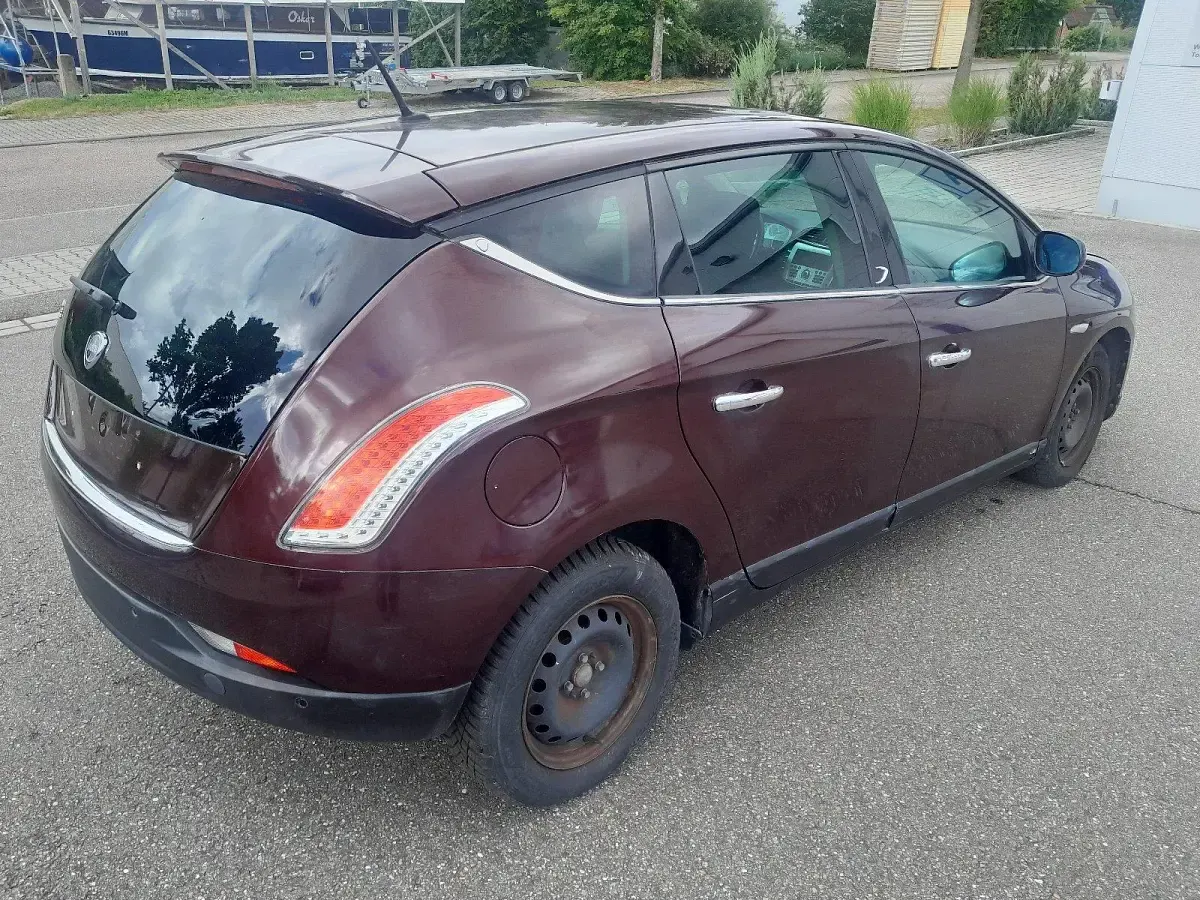 Gebraucht Lancia Delta 120 PS (88 kW) 2009 Violet Kleinwagen