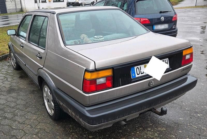 Second-hand VW Jetta 70 CP (51 kW) 1991 Auriu Berlinǎ