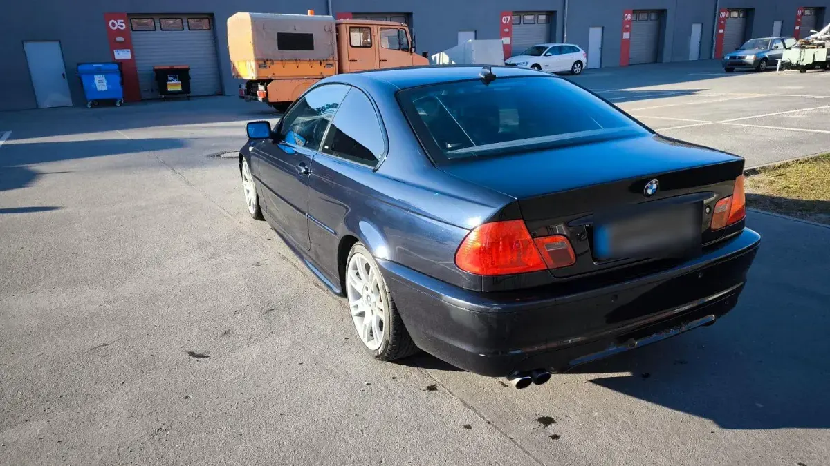 Gebraucht BMW 325 Sport Line 192 PS (141 kW) 2005 Blau Coupé