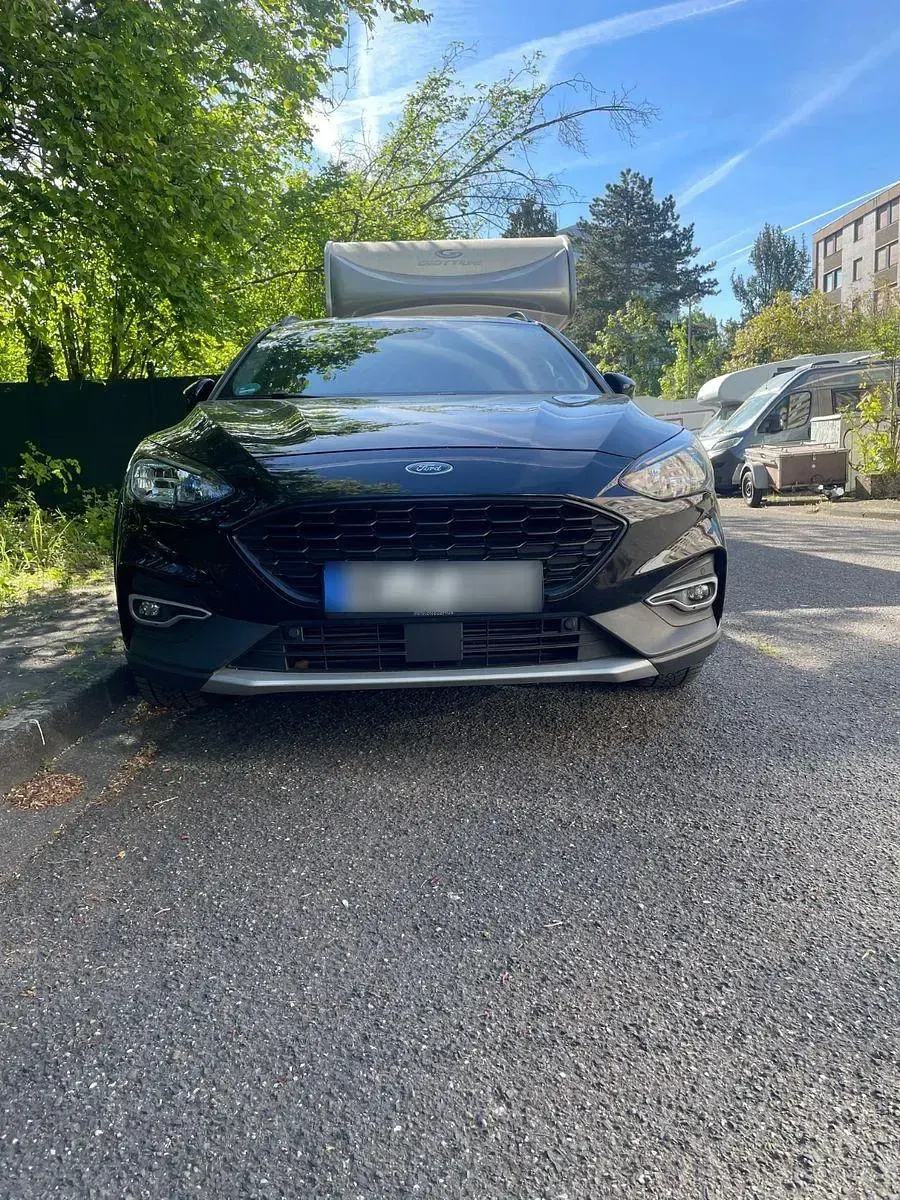 Gebraucht Ford Focus Active X 125 PS (91 kW) 2020 Schwarz Kombi