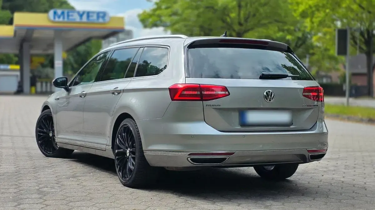 Gebraucht VW Passat 239 PS (175 kW) 2016 Silber Kombi