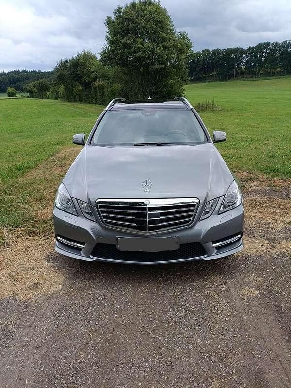 Gebraucht Mercedes E500 Avantgarde 408 PS (300 kW) 2012 Kombi