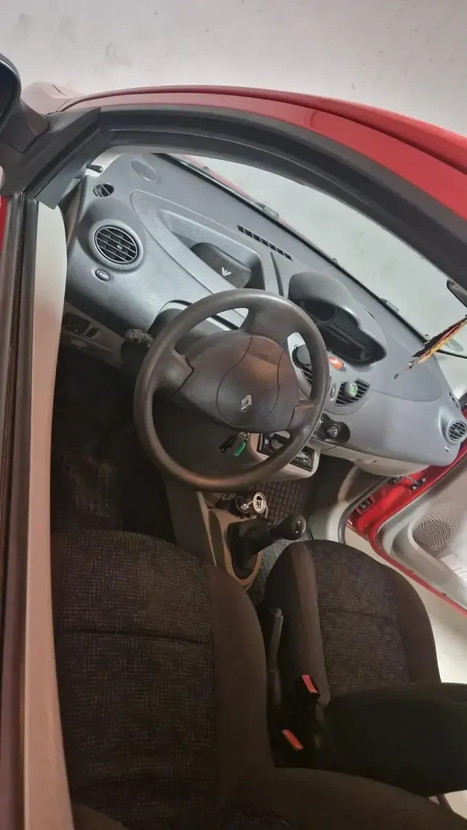 Gebraucht Renault Twingo 55 PS (40 kW) 2007 Rot Kleinwagen