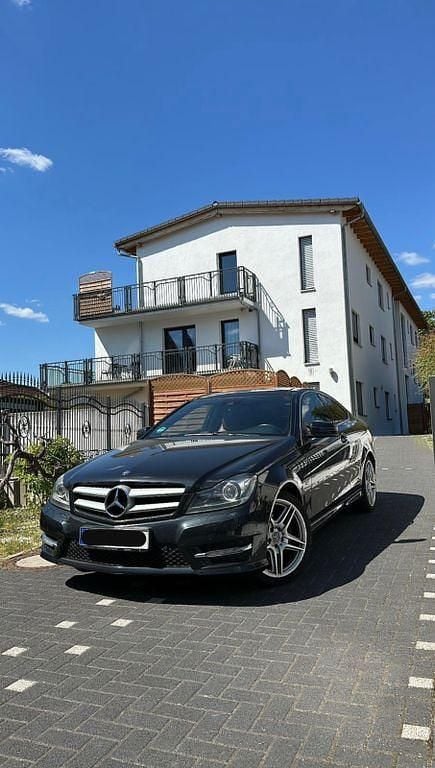 Gebraucht Mercedes C250 204 PS (150 kW) 2011 Schwarz Coupé