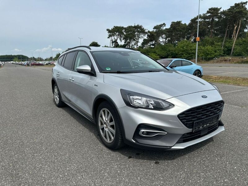 Gebraucht Ford Focus Active 120 PS (88 kW) 2019 Silber Limousine