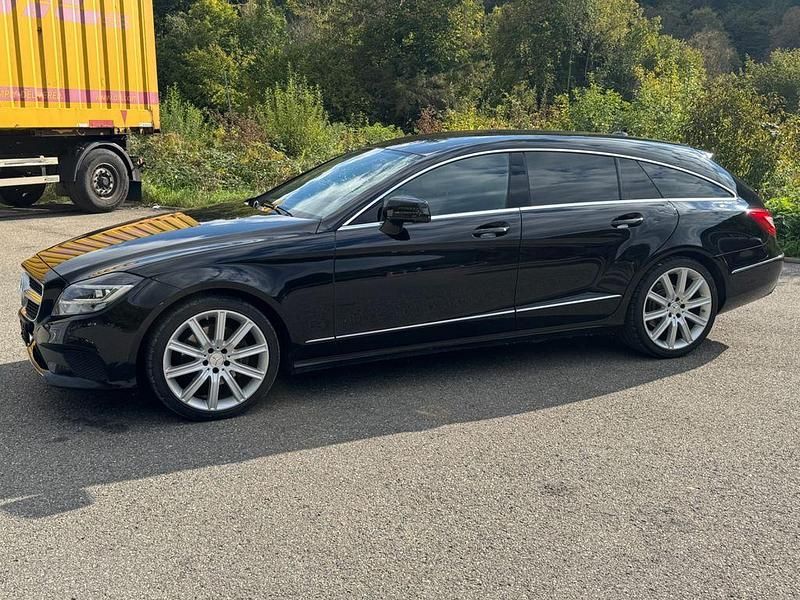 Gebraucht Mercedes CLS250 Shooting Brake 204 PS (150 kW) 2015 Schwarz Kombi