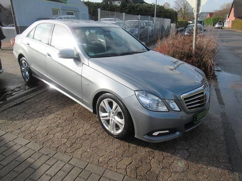 Gebraucht Mercedes E250 Avantgarde 204 PS (150 kW) 2009 Braun Limousine