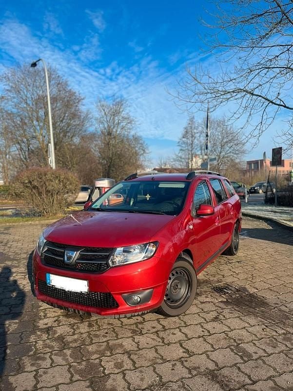 Rot Gebraucht 2014 Dacia Logan MCV Kombi | 6.900 € (Fairer Preis) - Bild 1/4