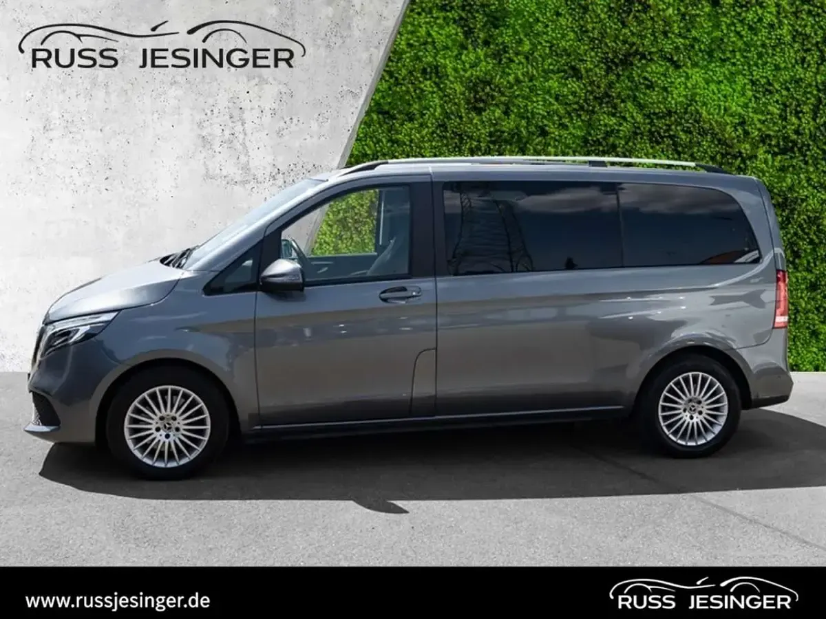Gebraucht Mercedes V220 Edition 163 PS (119 kW) 2022 Grau Van / Kleinbus
