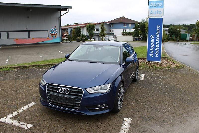 Blau Gebraucht 2013 Audi A3 Ambition Coupé | 11.300 € (Fairer Preis) - Bild 1/4