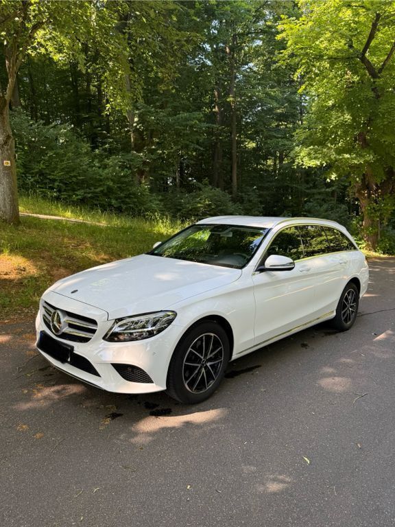 Weiß Gebraucht 2019 Mercedes C220 Avantgarde Limousine | 21.800 € (Guter Preis) - Bild 1/4