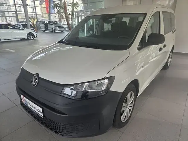 Używany VW Caddy 102 KM (75 kW) 2022 Biały Minivan