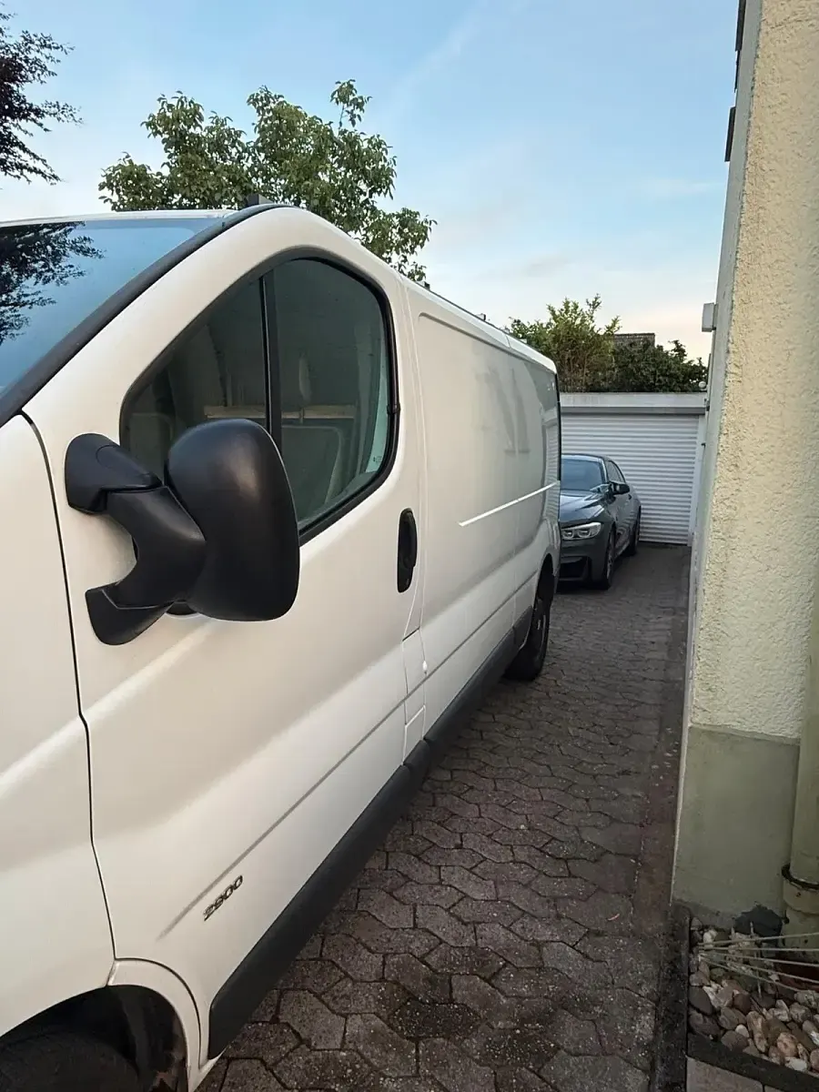 Gebraucht Opel Vivaro 114 PS (83 kW) 2013 Weiß Van / Kleinbus