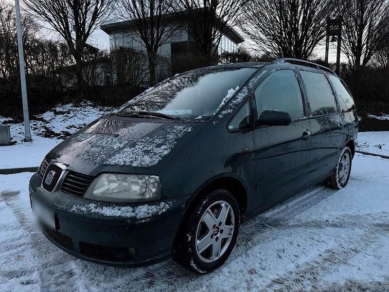 Grün Gebraucht 2007 Seat Alhambra Van / Kleinbus | 2.699 € (Superpreis) - Bild 1/4