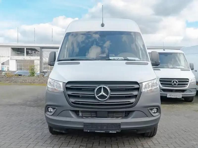 Gebraucht Mercedes Sprinter 170 PS (125 kW) 2026 Arktikweiss Van