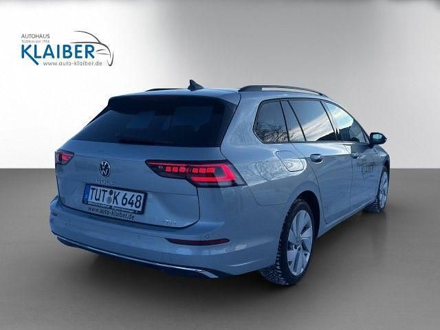 Gebraucht VW Golf VIII 150 PS (110 kW) 2025 Oyster silver (silber) Kombi