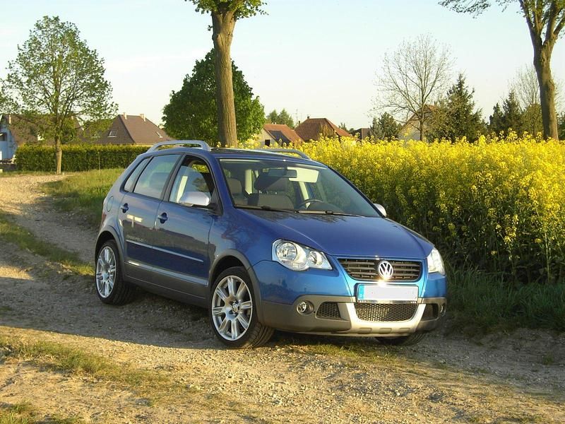 Blau Gebraucht 2006 VW Polo Cross Kleinwagen | 1.200 € - Bild 1/4