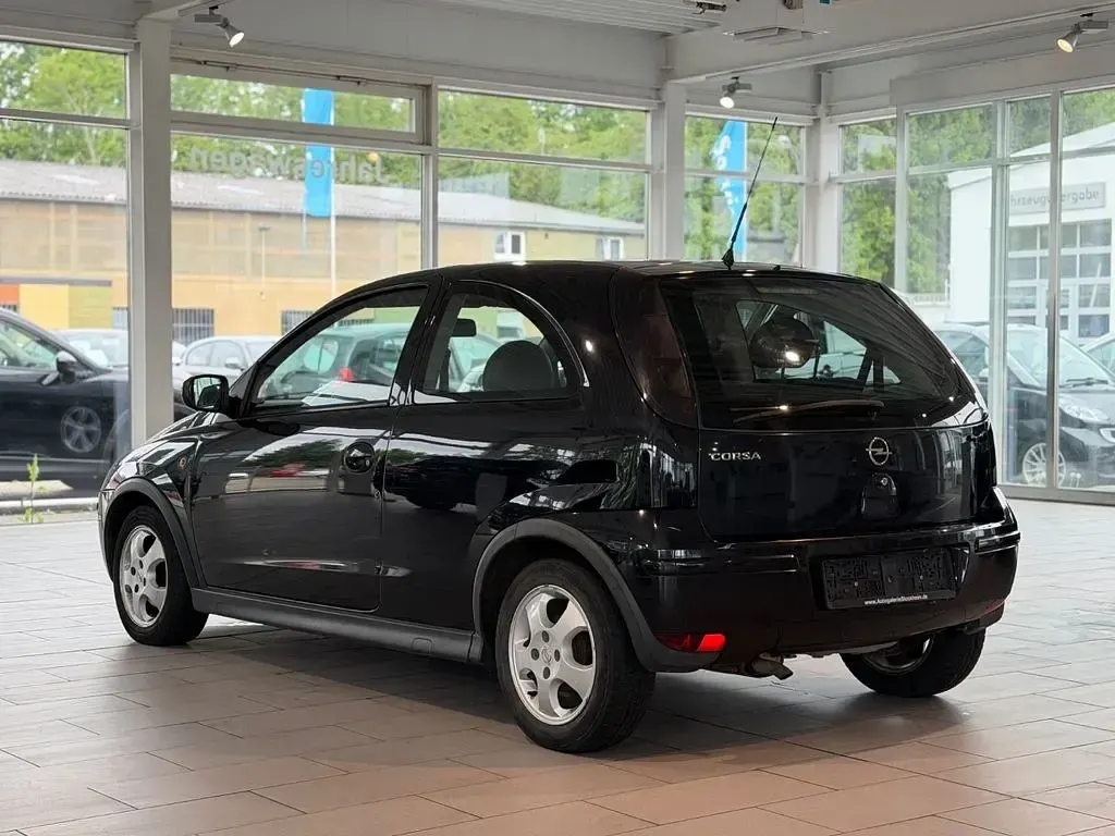 Używany Opel Corsa Enjoy 60 KM (44 kW) 2005 Czarny Hatchback